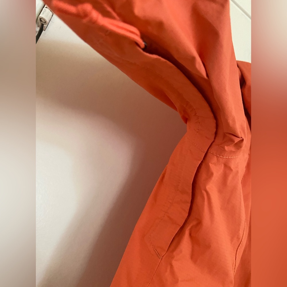 The North Face Women's Rain Jacket Size XS Color Coral Dry Vent - Picture 3 of 10